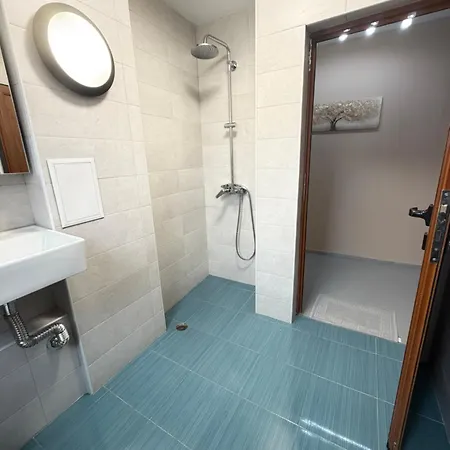 New Cozy With Undefloor Heating 86m2 索菲亞