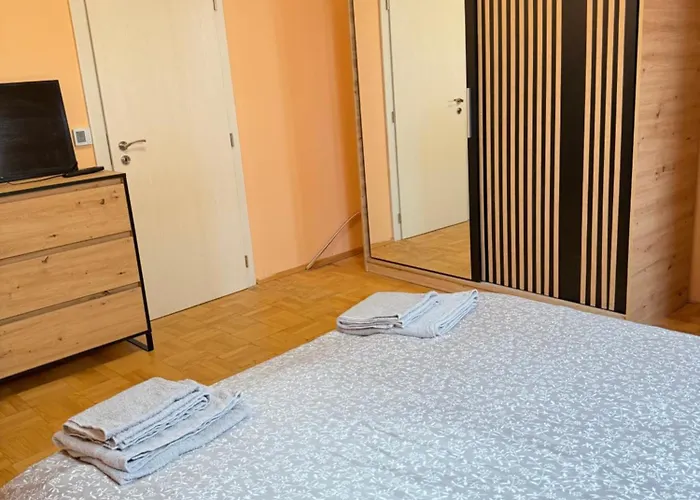 شقة New Cozy With Undefloor Heating 86m2 *