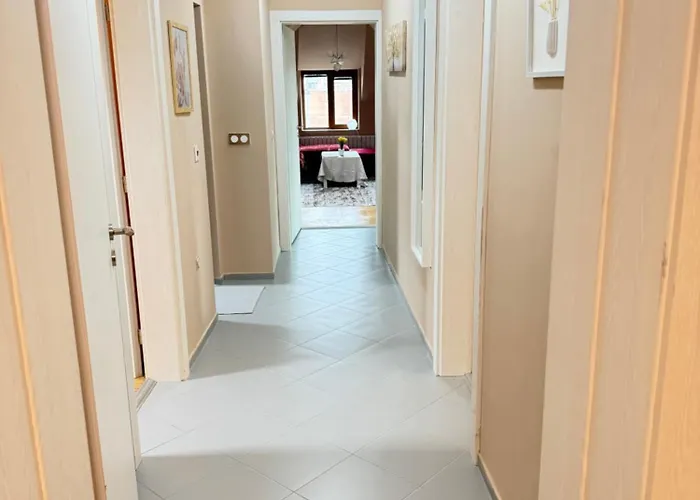 New Cozy With Undefloor Heating 86m2 * ソフィア